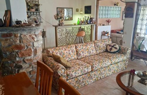 Nea Anchialos Casa | Alonaki Seafront Cottage