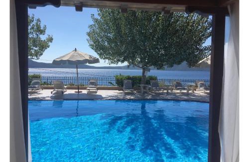 Nimfea Apartamento | Alonissos beach villa 5 steps away from the sea