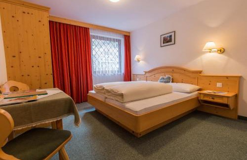 Schoenberg im Stubaital Hotel | Alpengasthaus Gleinserhof