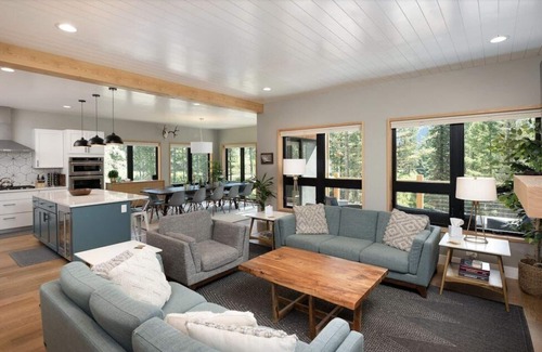 Bozeman Chalet De Esquí | Luxury Home @ Bridger Bowl and Crosscut: Last weekend of Bridger Bowl Open!