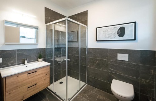 Schlitters Apartamento | AlpenLuxus presents - MARIAS Zillertalblick with Roof Terrace, 3 Bedrooms & Parking Space
