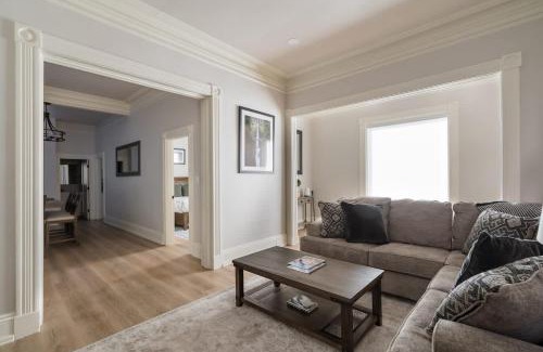 Alphabet Historic District Casa | Alphabet District - 2BR Retreat - Prime Locale
