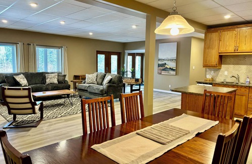 Jasper East Casa | Alpine Adventure at Jasper East Gates