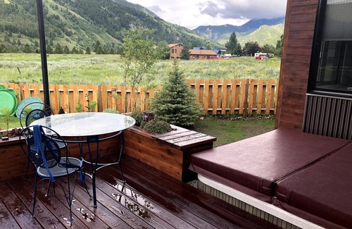 Alpine Casa | ALPINE CANYON GETAWAY!!! VIEWS, COMFORT & HOT TUB!