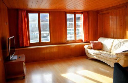 Martisberg Apartamento | Alpine chalet apt w/parking and porch