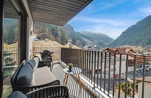 See Apartamento | Alpine Chic - Fireplace Views & Ski Resorts