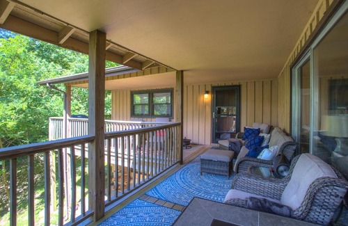 Blowing Rock Casa | Alpine Cottage Walking distance to App Ski cottage