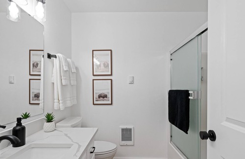 Leavenworth Condominio | Alpine Escape Downtown Townhome w Hot tub Free Cruiser Bicycles