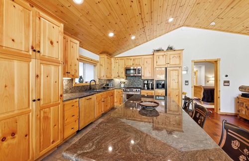 Tahoma Casa | Alpine Gem | Near Homewood Mountain!