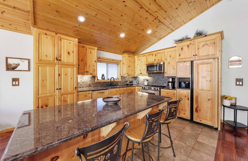 Tahoma Casa | Alpine Gem | Near Homewood Mountain!