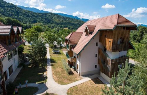 Giez Apartamento | Alpine Getaway with Pool