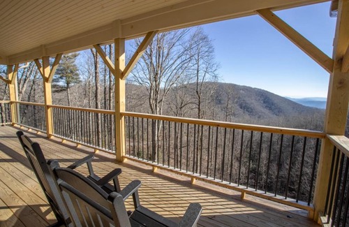 Blowing Rock Casa | Alpine Gorge View