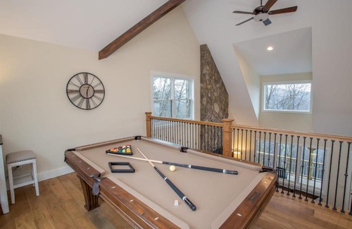 Blowing Rock Casa | Alpine Gorge View
