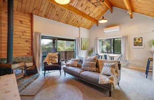 Closeburn Casa | Alpine Hideaway - 2 bedroom