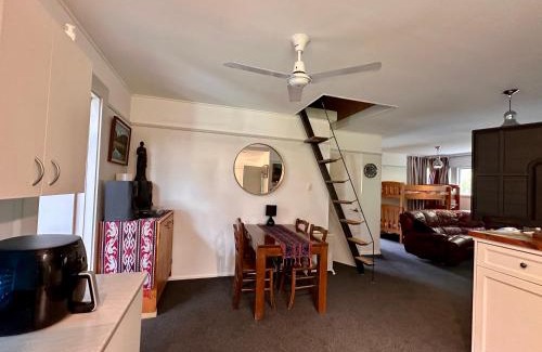 Otira Casa | Alpine House, Holiday Home, Sleeps 8, Super Cosy