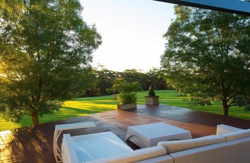 Alpine Casa | ALPINE LODGE, Alpine, Southern Highlands - 4pm Check Out Sundays!