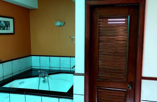 Taman Tanjung Chalet De Esquí | Alpine LXPD Full Seaview Water Chalet