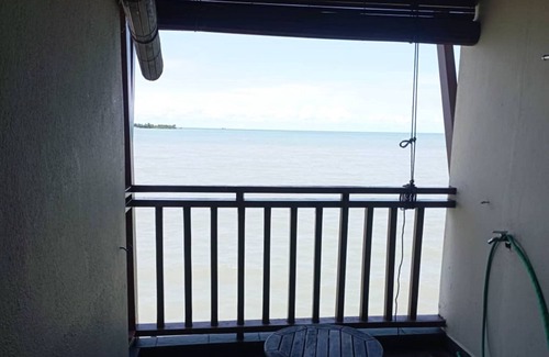 Batu Dua Chalet De Esquí | Alpine LXPD Full Seaview Water Chalet