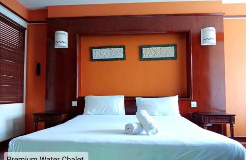 Taman Tanjung Chalet De Esquí | Alpine LXPD Premium Water Chalet