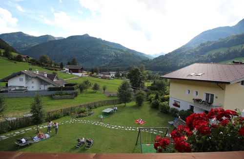 Lutago Apartamento | Alpine modern apartment in the middle of nature with wellness offer