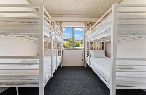 Jindabyne Casa | Alpine Mountain View 39 - 3BR l Swimming Pool l Air-Con l WiFi