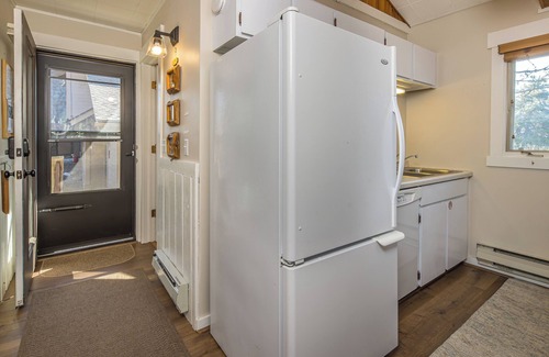 Big Sky Meadow Village Condominio | Alpine Nest Chalet - Nordic Skiing | Community Hot tub, pool & sauna