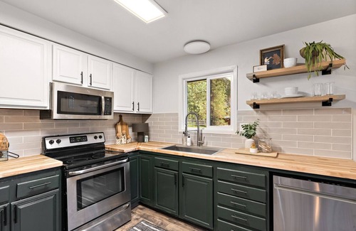 McCall Cabina | Alpine Nine - Modern, cozy cabin in the woods close to town