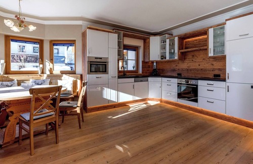 Kitzbuehel Casa | Alpine Retreat in Kirchberg, Tirol - Private Pool & Sauna