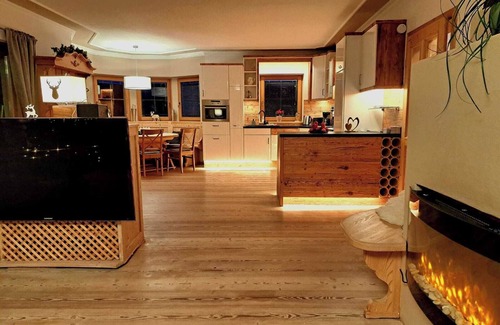 Kitzbuehel Casa | Alpine Retreat in Kirchberg, Tirol - Private Pool & Sauna