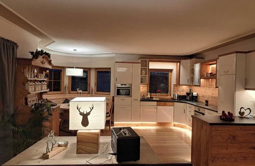 Kitzbuehel Casa | Alpine Retreat in Kirchberg, Tirol - Private Pool & Sauna