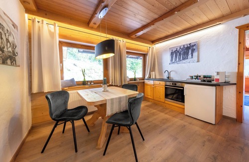 Kitzbuehel Apartamento | Alpine retreat: mountain magic in Kitzbühel