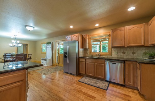 Sautee Nacoochee Cabina | Alpine River Escape - Secluded Chattahoochee Riverfront Luxury Log Cabin 5BR 4BA
