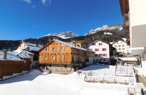 Vigo di Fassa Apartamento | Alpine style apartment with beautiful view