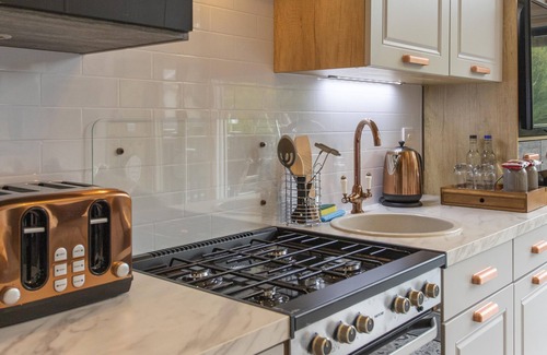 Penrhyndeudraeth Cabina | Alpine Style Cabin Suites