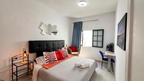 Alcala Casa | Alquiler de Habitación privada con las areas de sala, cocina y baño que se comparten cerca al Mar!