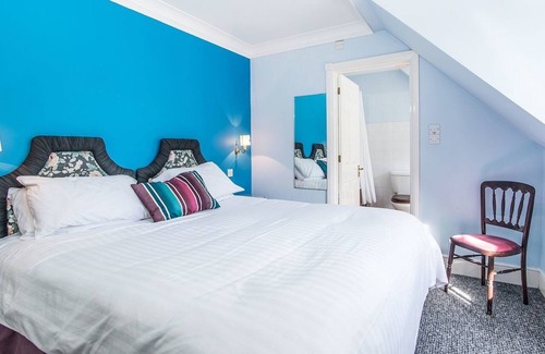 Newton Ferrers Cabaña | Alston Hall, CRUZ DE BATTISBOROUGH