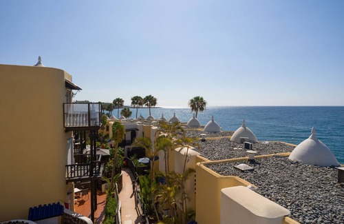 Playa del Aguila Chalet De Esquí | Altamar 60 Balcony beach views By CanariasGetaway
