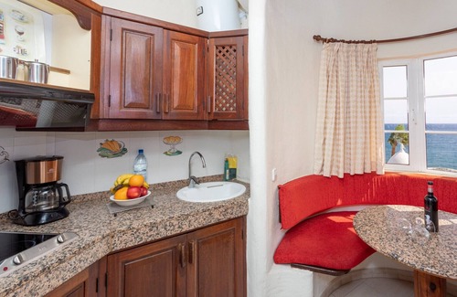 Playa del Aguila Chalet De Esquí | Altamar 53 balcony sea views By CanariasGetaway
