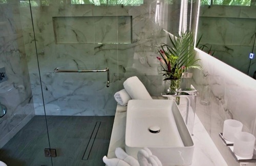 Ostional Cama Y Desayuno | Alta mira Habitación Moderna (pet friendly)