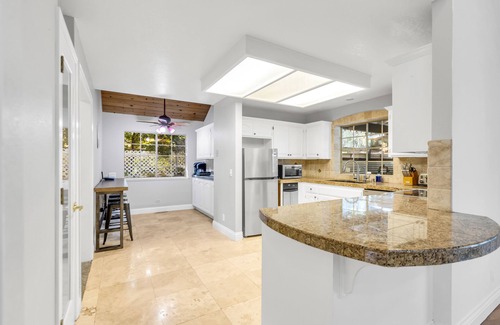 Alta Sierra Casa | Alta Sierra’s Getaway home- pool, hot tub, golf course and private bar