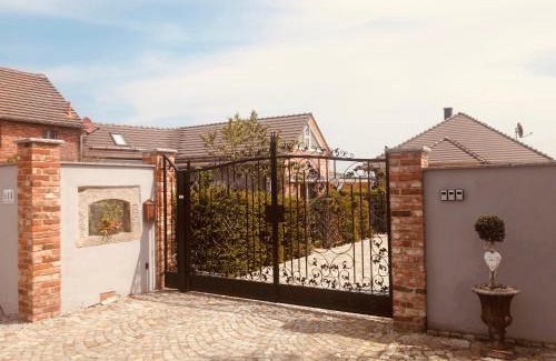 Geierswalde Casa | Alte Schmiede mit Sauna, Pool und Whirpool im Außenbereich schönstes Ferienhaus der Lausitz