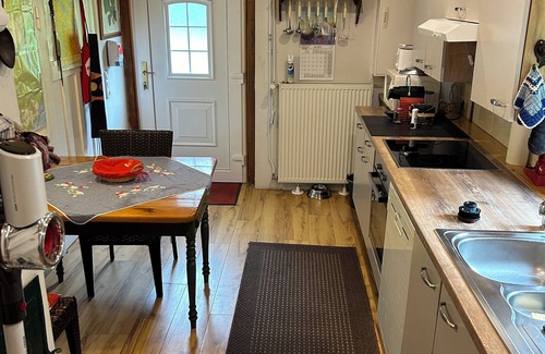 Neu Poserin Apartamento | Alte Siedlerresidenz in Neu Damerow Alleinlage, Großer Garten, Viel Grün+wasser