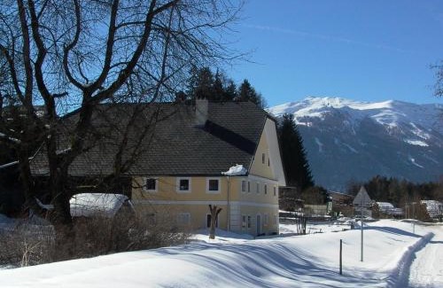 Mariapfarr Apartamento | Alter WIrt First Floor Apartment