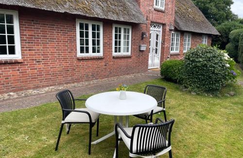 Großmorsum Apartamento | Altes Friesenhaus West