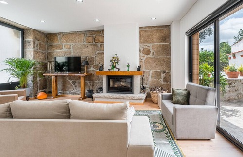 Mangualde Apartamento | ALTIDO Adorable unit w/ Gym & Communal pool