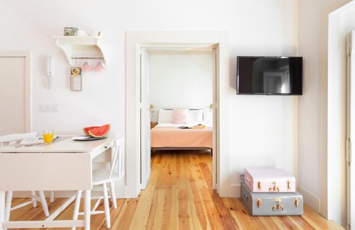 Mouraria Apartamento | ALTIDO Chic 1BR Apt with balcony close by Graça Viewpoint and tram stops