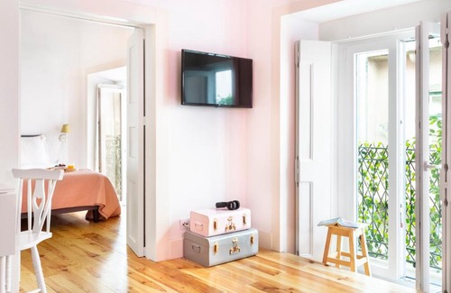 Mouraria Apartamento | ALTIDO Chic 1BR Apt with balcony close by Graça Viewpoint and tram stops