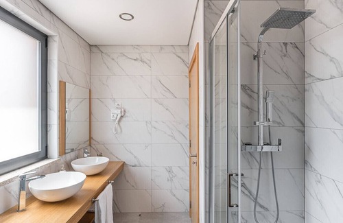 Mangualde Apartamento | ALTIDO Gorgeous unit w/ Gym & Communal pool