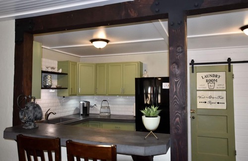 La Pine Cabina | Altitude Adjustment - A cozy two bedroom cabin