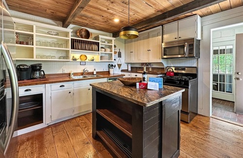 Mirror Lake Cabina | Altitude Adjustment | Modern Farmhouse Style with Gorgeous Mountain Views